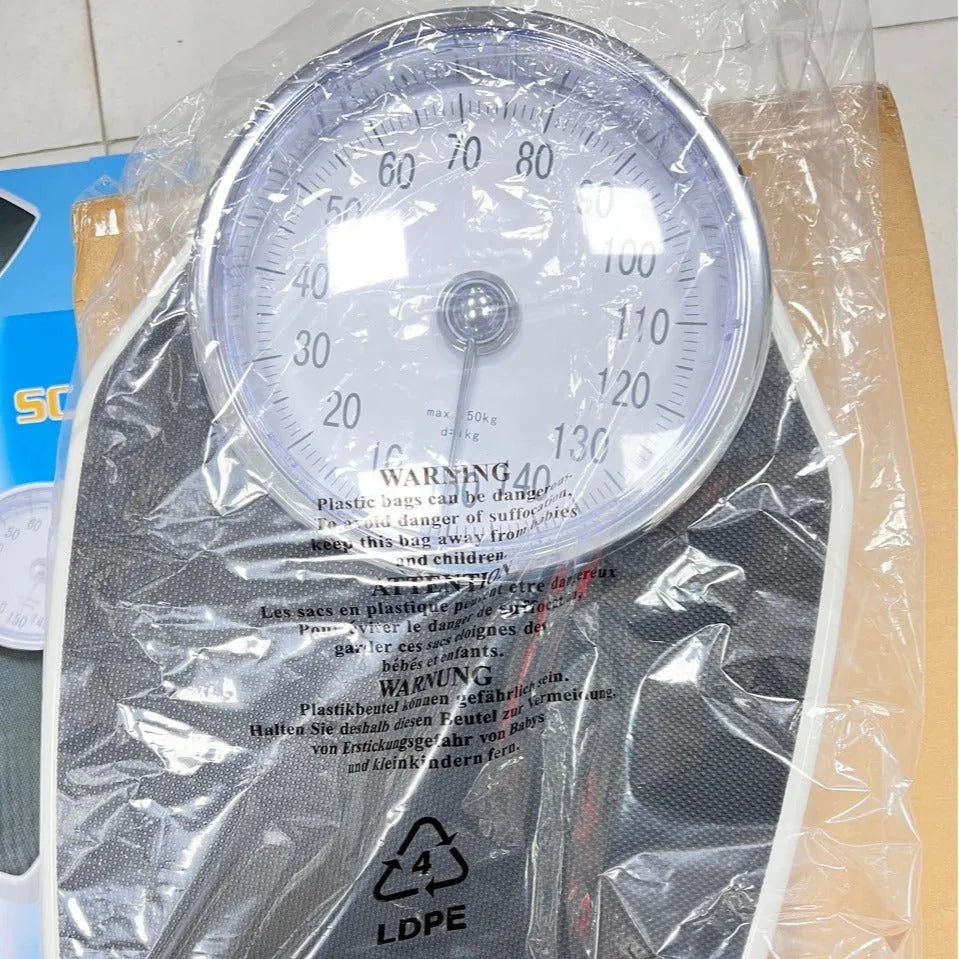 Black mechanical body weight scale with large dial on 47x35cm platform