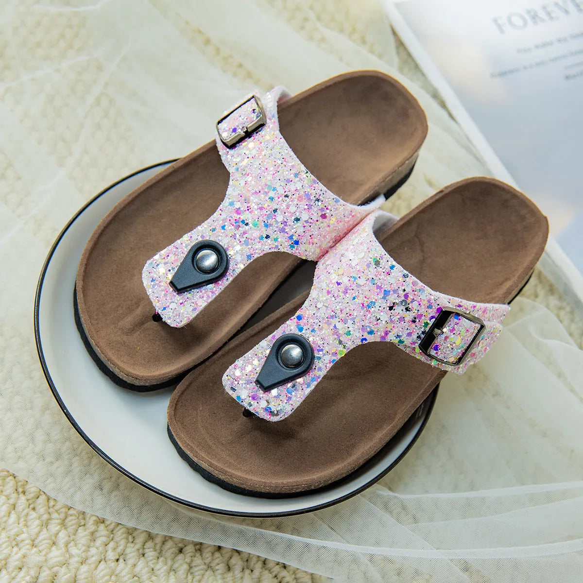 Children's cork flip-flops in pink with hollow-out design and PVC non-slip sole