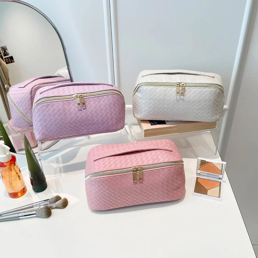 Waterproof large capacity PU storage toiletry bag in multiple colours for cosmetics