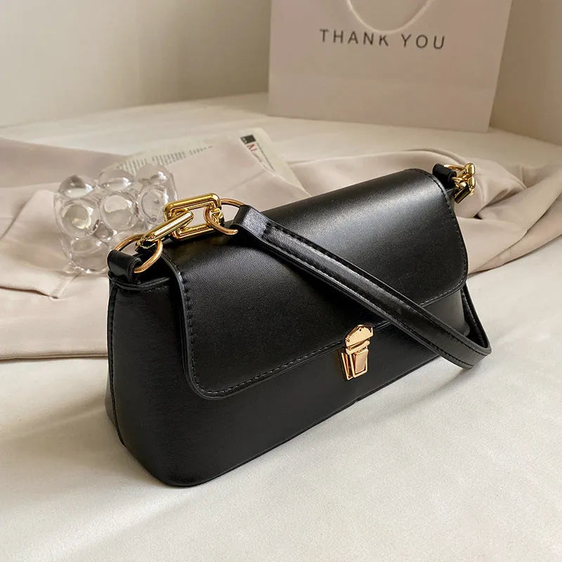 French casual underarm bag with sandwich pocket and shoulder chain in horizontal square shape