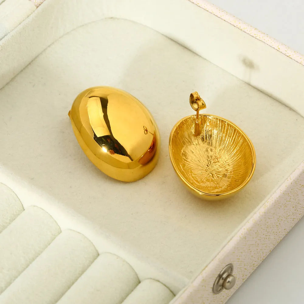 Geometric women's ear studs with a glazed electroplated finish in colour DFE139.