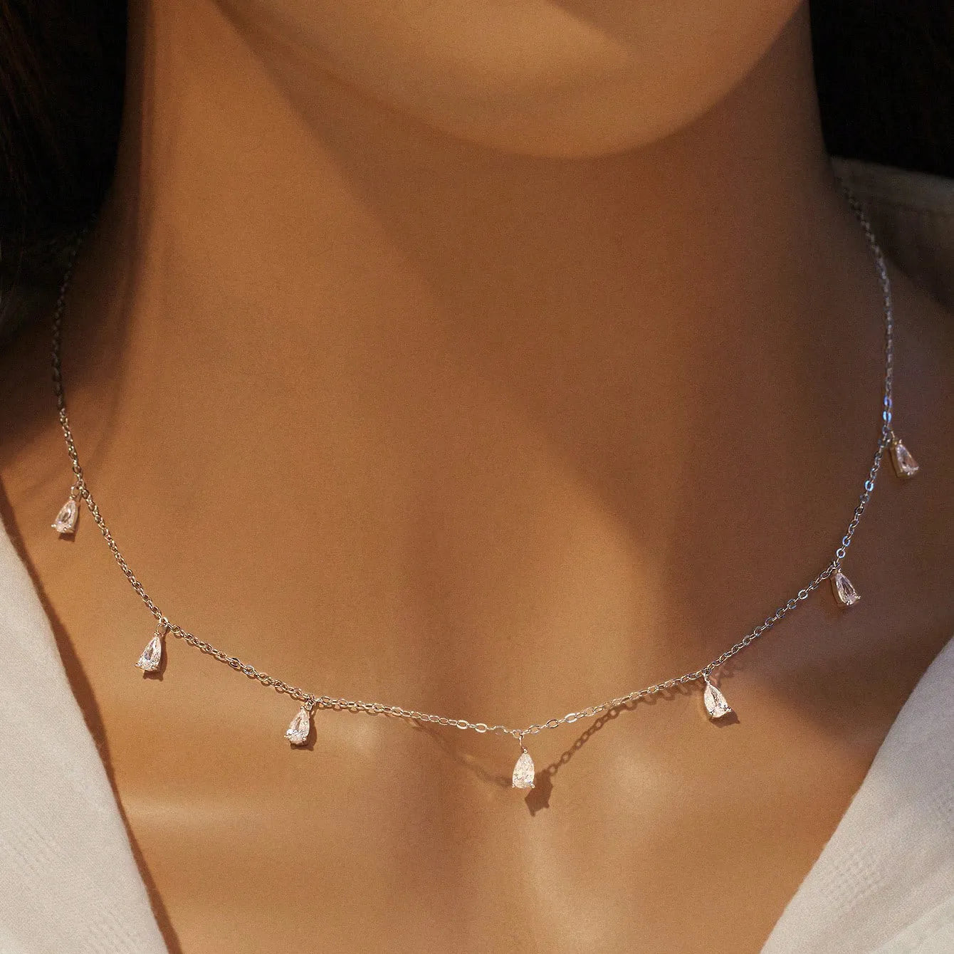 Gentle drop-shaped artificial zircon 925 silver necklace on O-shaped chain in silver, rose gold or golden yellow colour