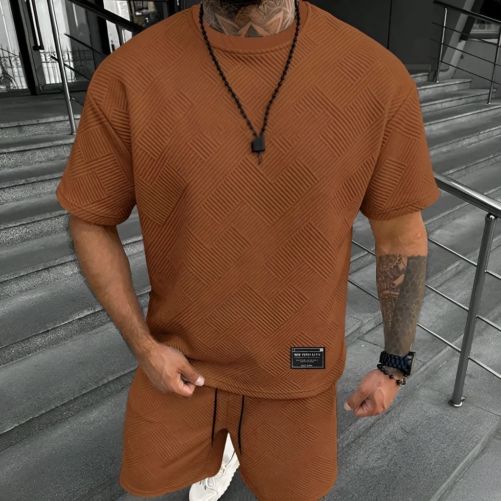 Men's short sleeve top and shorts leisure suit set in chemical fibre blend fabric