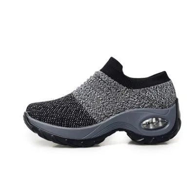 Dancing soft bottom flying woven rocking shoes in black camouflage with front strap and MD sole