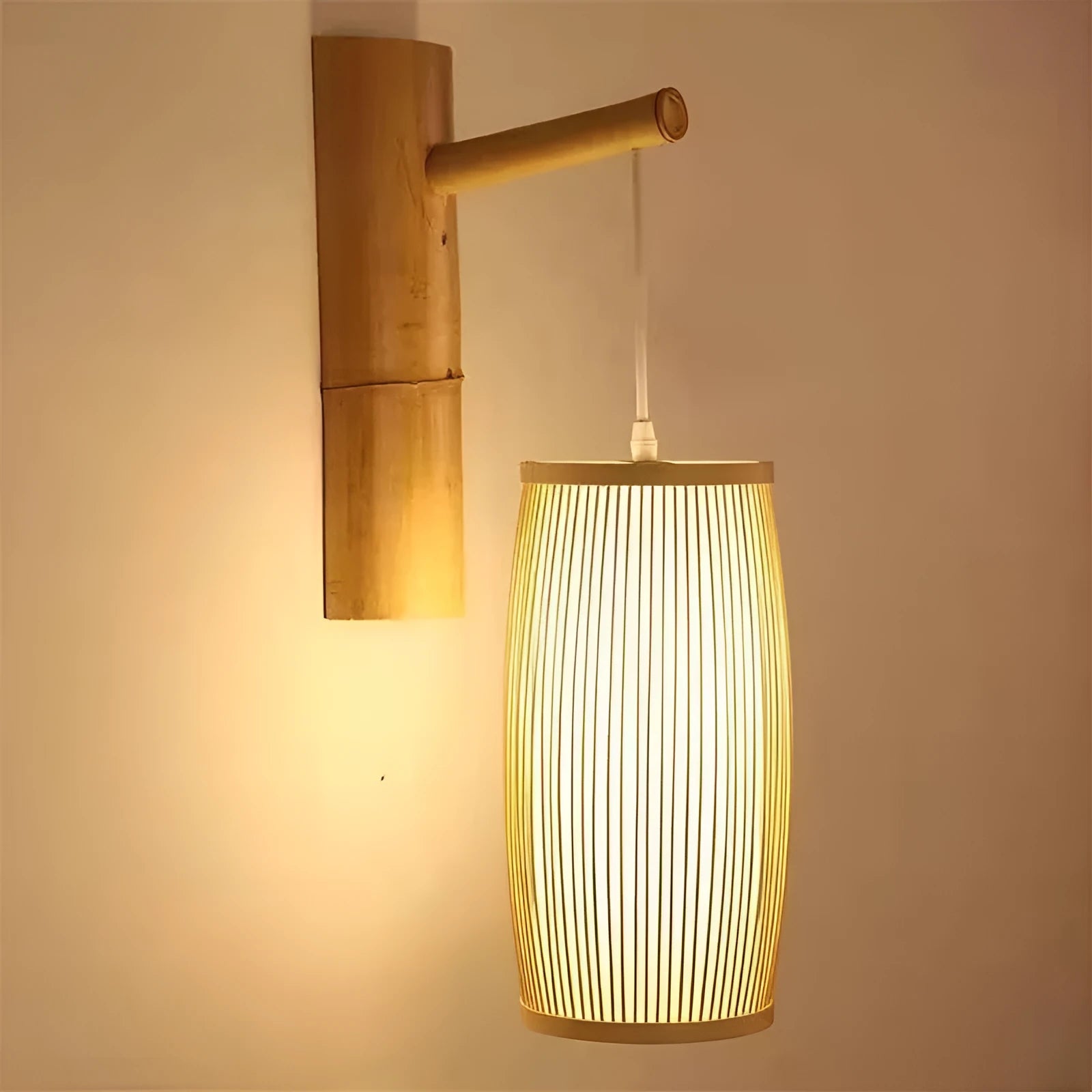 Natural bamboo plait decoration lamp with woven shade, 15cm diameter, for hallway or bedside use.
