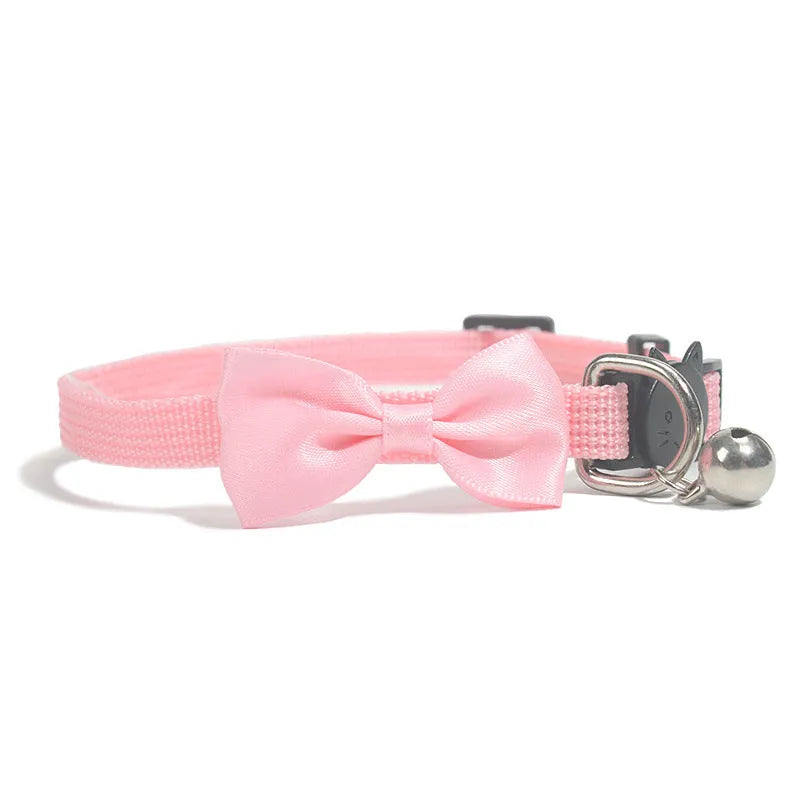 Multi-colour adjustable cat collar with bell and striped pattern in nylon material