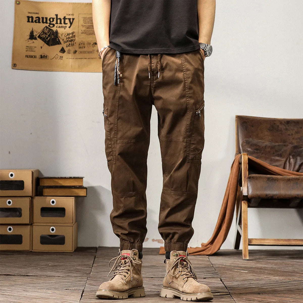 Men's tapered harem trousers in cotton with ankle band and zip placket front