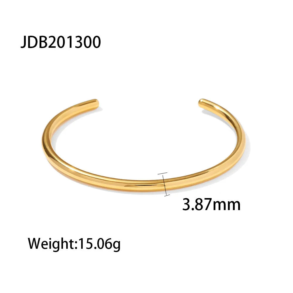 Women's stainless steel bracelet in an electroplated colour with a European and American style design.
