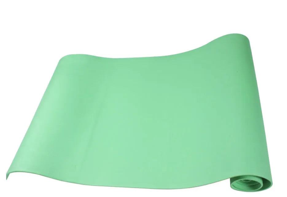 Red EVA fitness yoga mat with rolled black mat beside it, showing thickness options of 4mm and 6mm.