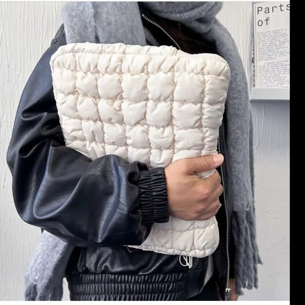 Black or white nylon laptop bag with large capacity for 11-inch to 15.6-inch computers