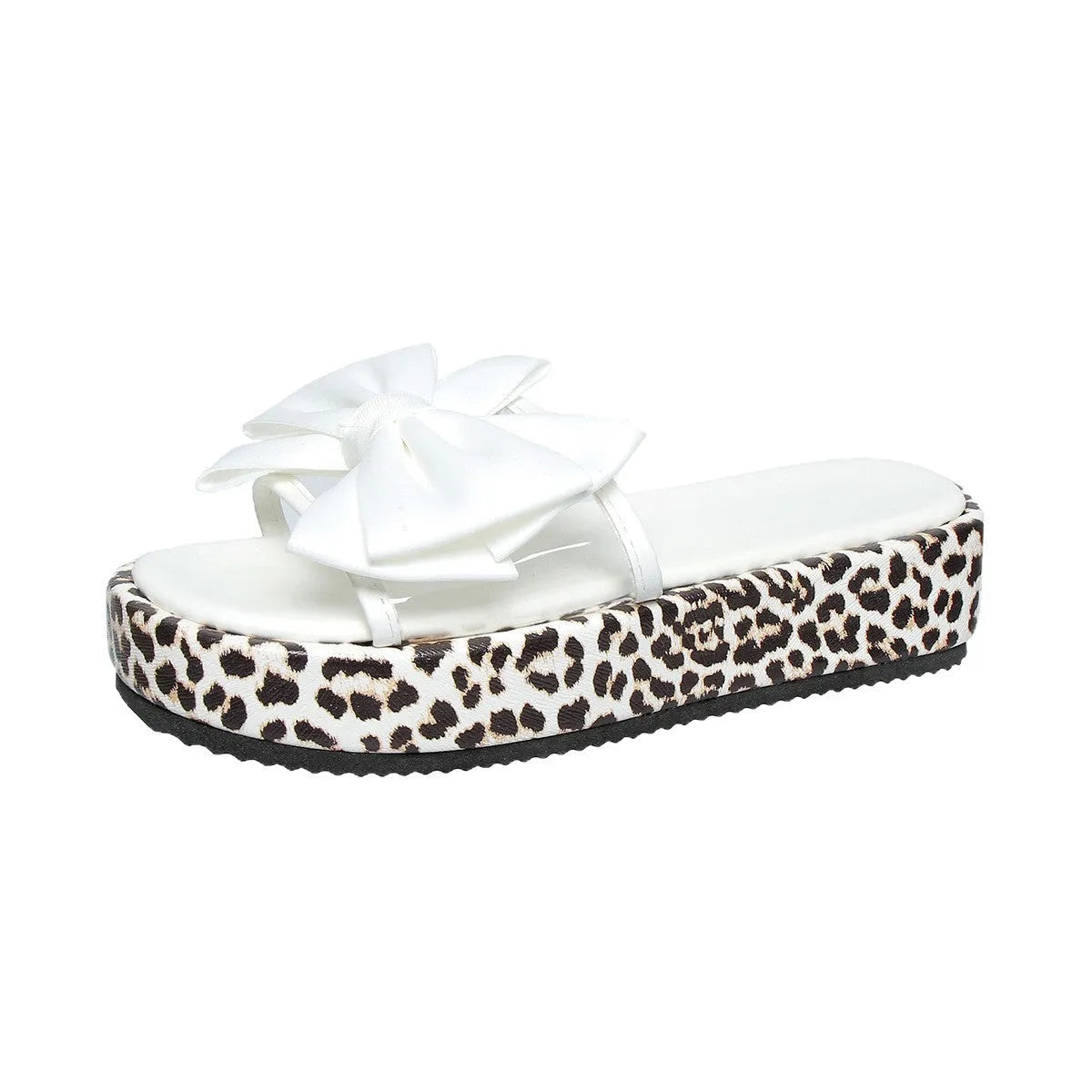 Women's leopard print beach slippers with round toe and thick sole in black or white