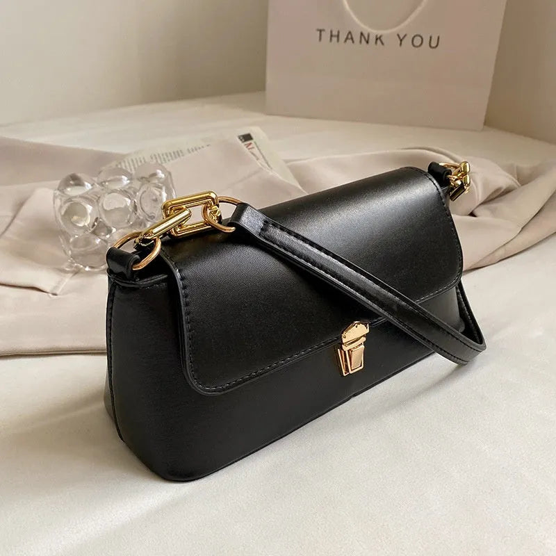 French casual underarm bag with sandwich pocket and shoulder chain in horizontal square shape