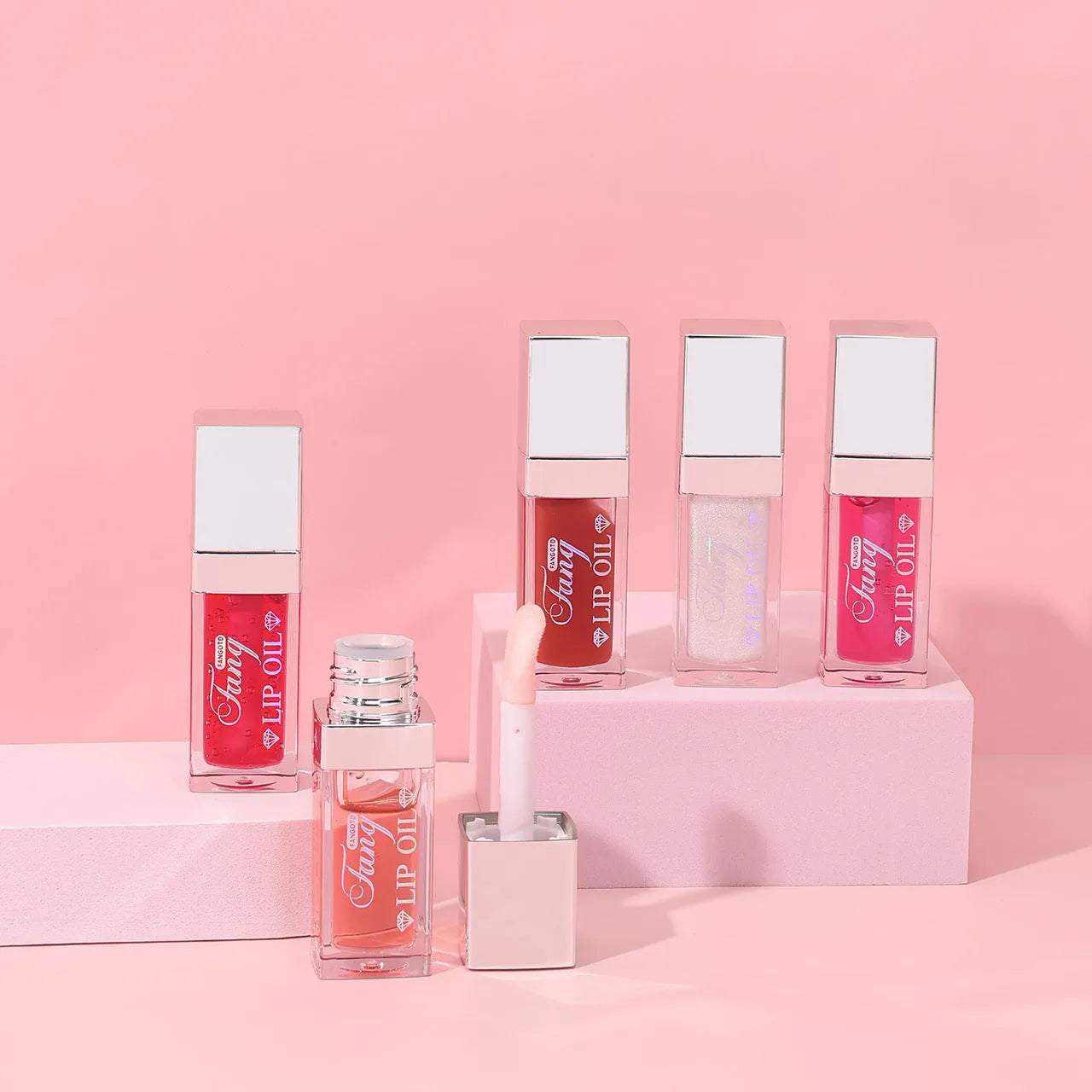 Five colour options of moisturising lip gloss with repairing effects for lips