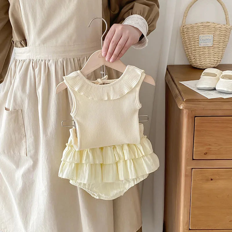 Beige girls cotton two-piece set with ruffled collar top and double layer Bud waist shorts
