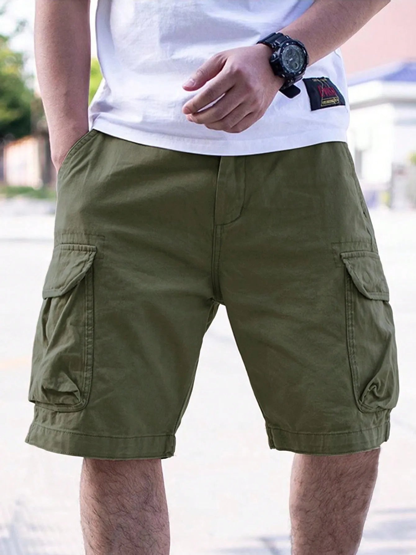 Men's cotton blend workwear shorts in army green with loose fit and micro-elastic fabric