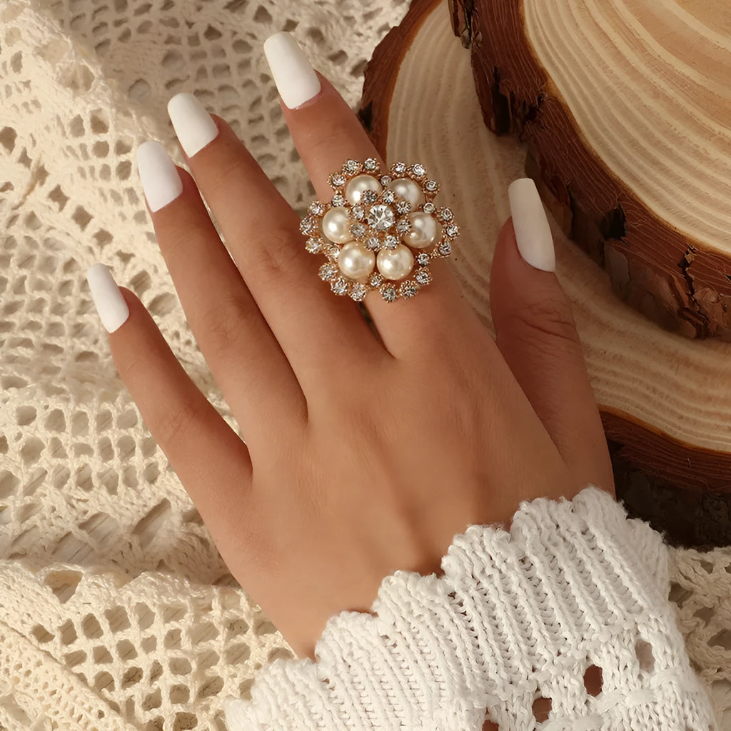 Simple Retro rhinestone pearl flower ring with white KC gold finish and adjustable opening
