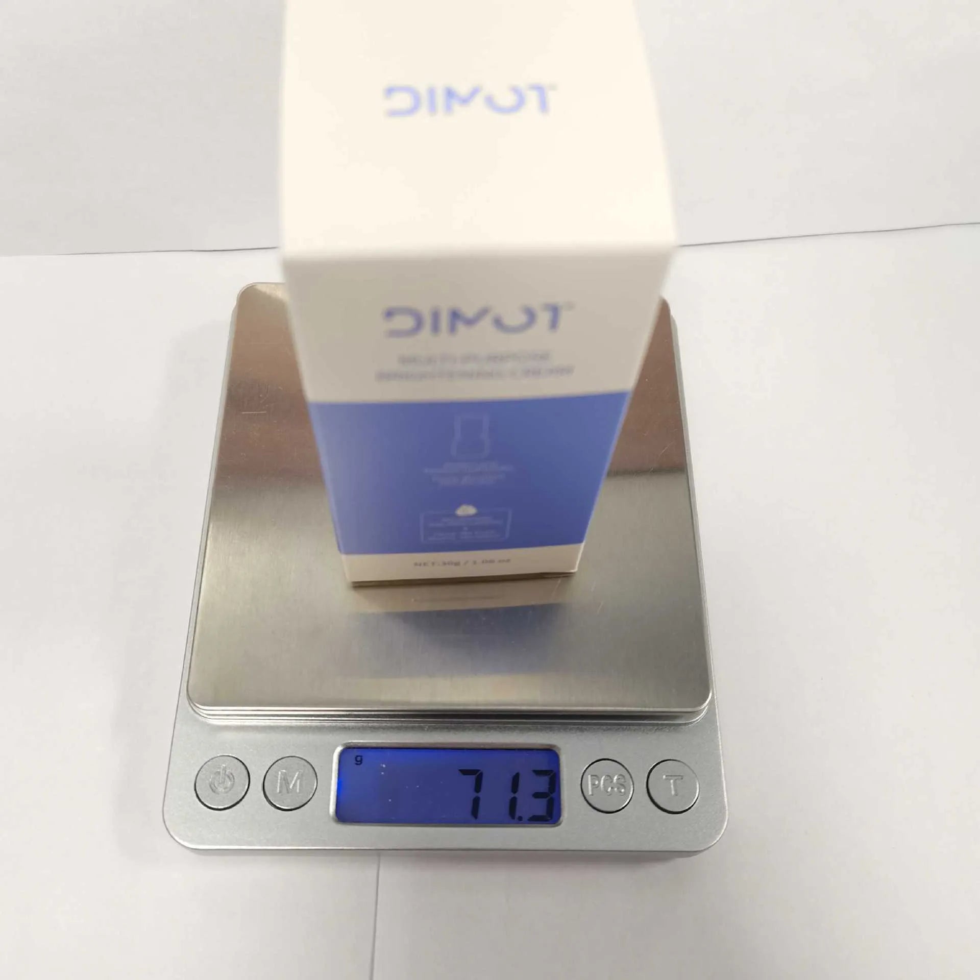 30ml moisturising cream primer in container for all skin types universal formula