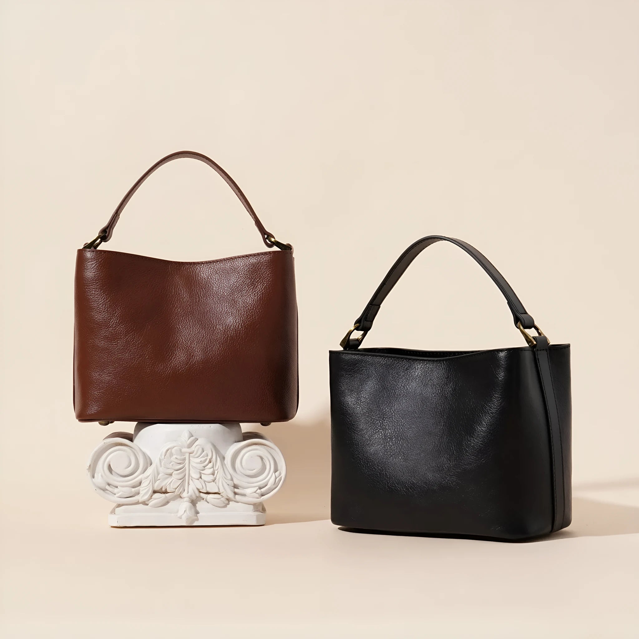 Sugar brown vintage cowhide leather women's shoulder bag with square design and internal compartments