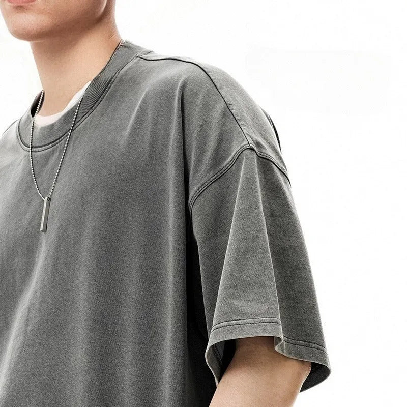 Men's vintage washed cotton t-shirt in loose fit with drop-shoulder sleeves