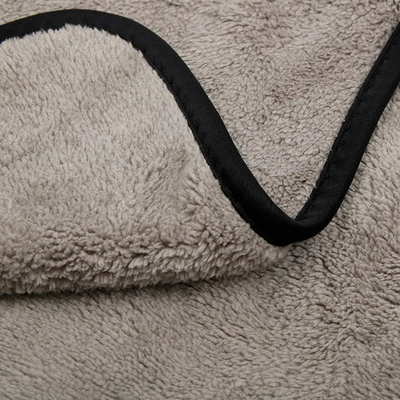 Microfiber car wash and detailing towel shown in three size options: 75x35cm, 60x40cm, and 100x40cm.