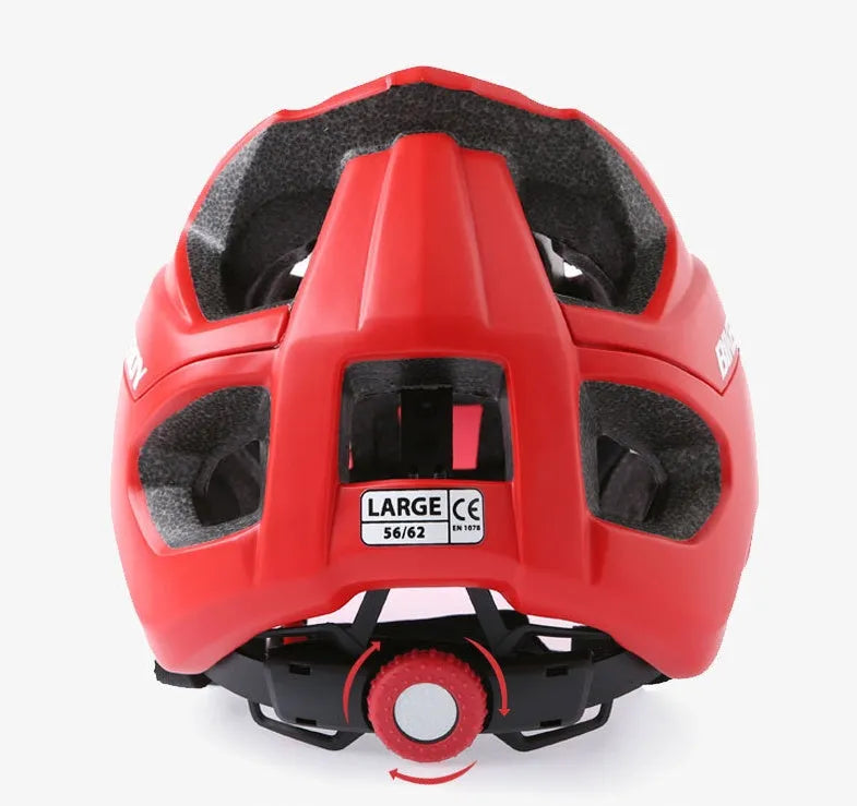 Adult mountain bike helmet in black colour with plain pattern PC EPS construction