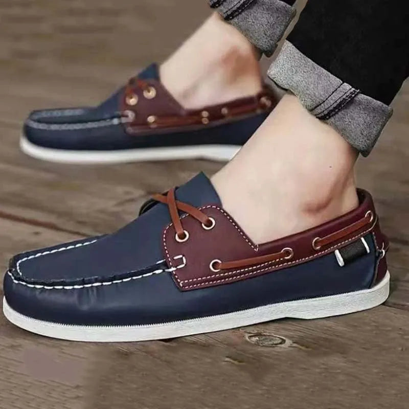 Men's British-style casual shoes with artificial PU upper in round toe design with flat heel
