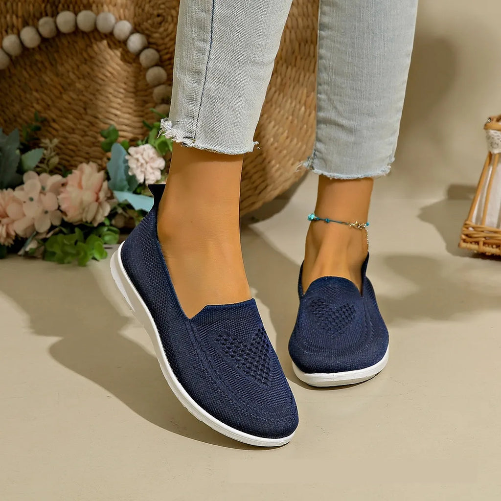 Women's plus size cloth leisure shoes with heart pattern and mesh lining in multiple colours