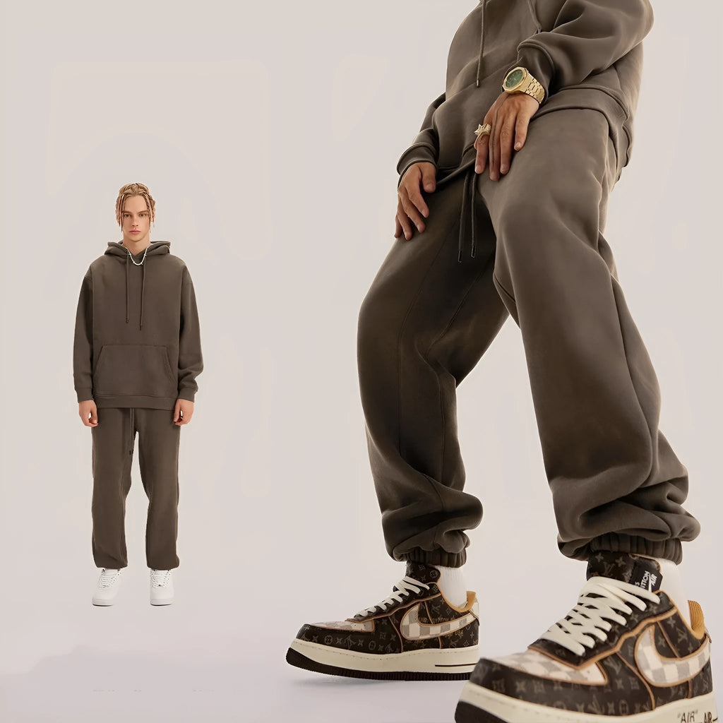 Men's solid colour cotton velvet sweatpants with elastic waist and ankle banding detail