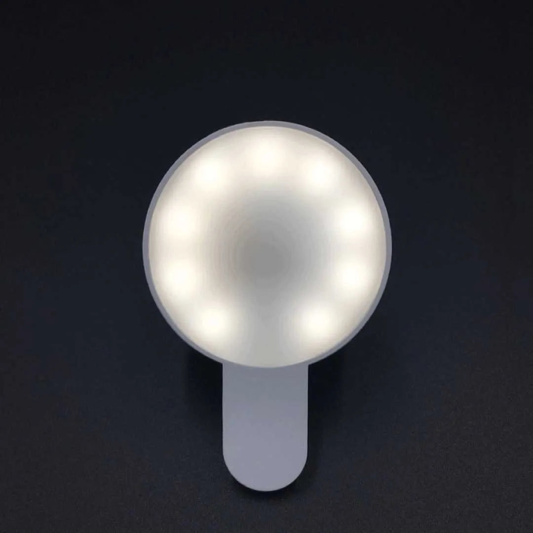 White USB-powered selfie fill light for mobile phones with three-level dimming and nine LED beads.