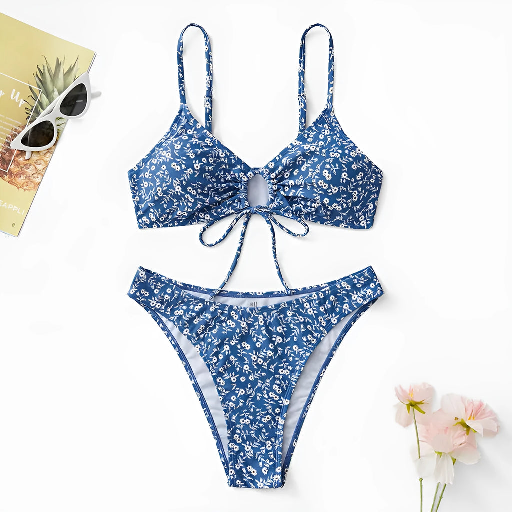 Blue three-piece swimsuit set without steel rings, consisting of a top and shorts.
