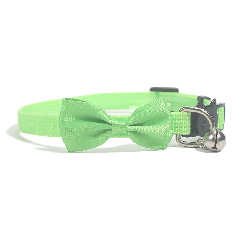 Multi-colour adjustable cat collar with bell and striped pattern in nylon material
