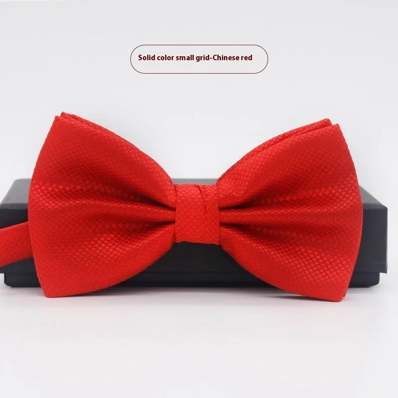 Men's solid colour flat head polyester bow tie on white background