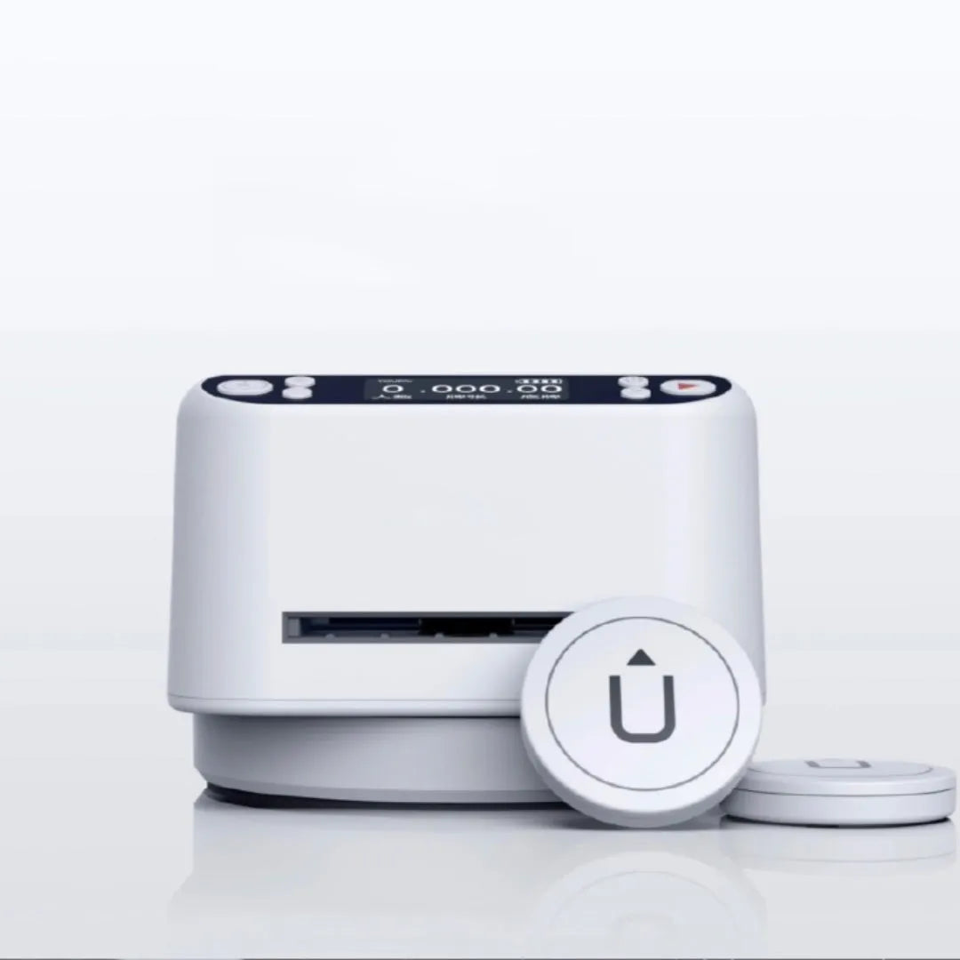 Automatic dealing device with plastic card dispenser unit for poker games