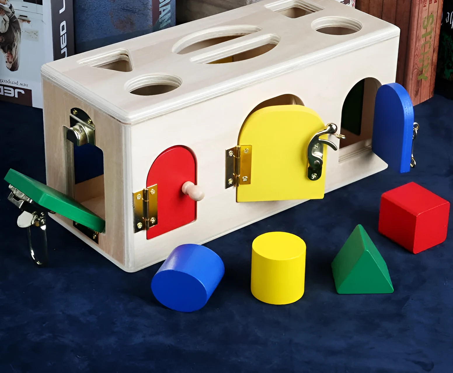 Wooden educational shape lock box toy with 12 pieces for preschool children