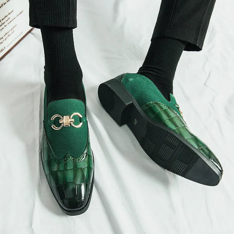 Korean style men's pointed toe leather shoes in black or green with a low top and rubber sole.