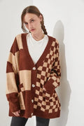 Loose slim fit cardigan with printed checks pattern in polyester spandex blend fabric