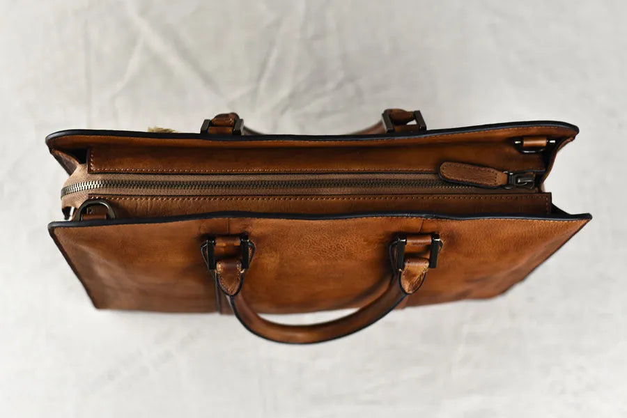 Men's 14-inch horizontal leather business handbag in khaki colour with zipper closure