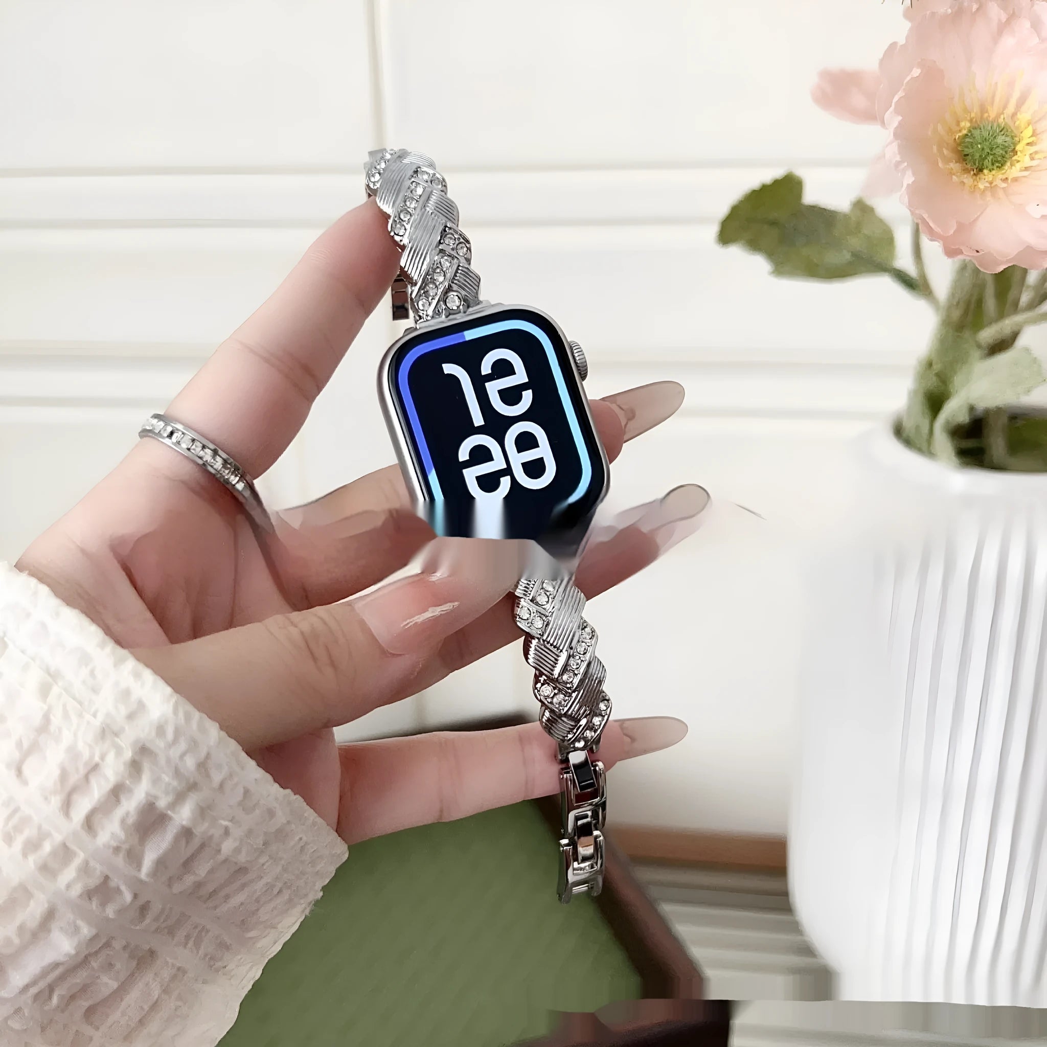 Zinc alloy metal Apple watch strap in silver, rose gold, gold, black, and starlight colour options.