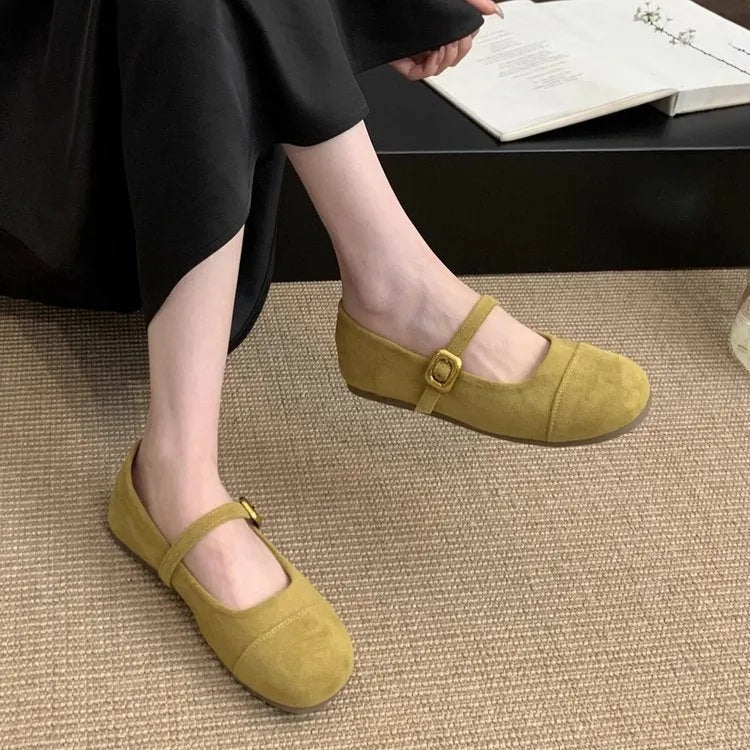 Low-cut French vintage Mary Jane flat shoes in suede-effect canvas, apricot colour, on a neutral background