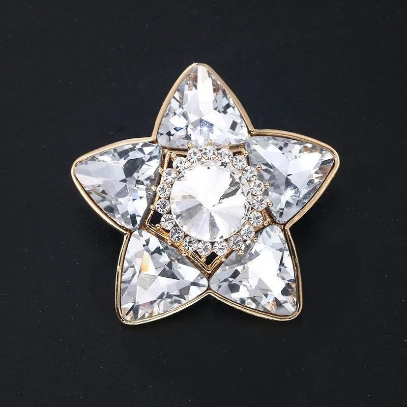 Minimalist pearl floral brooch with diamond inlay on alloy base, sweet and cool style for women