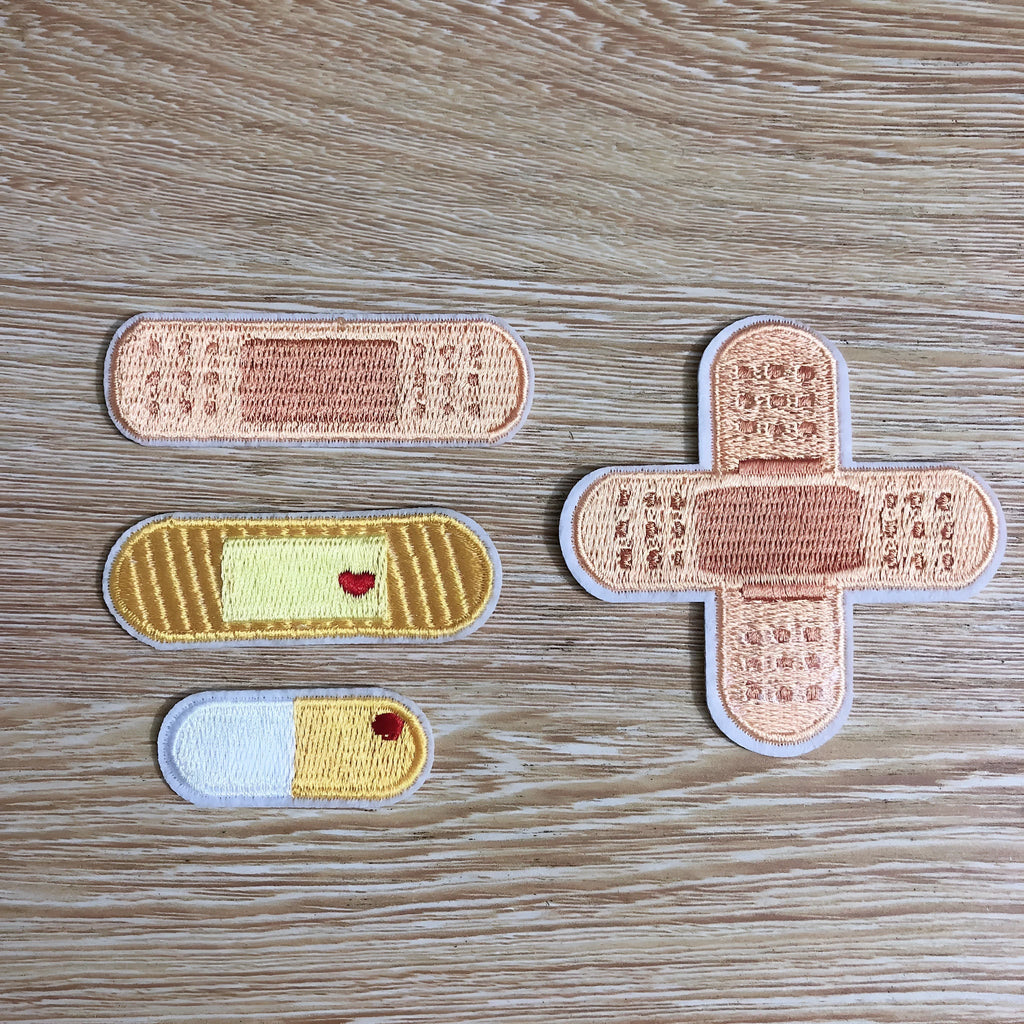 Pack of 10 computer embroidered patch badges for clothing decoration and DIY crafts.
