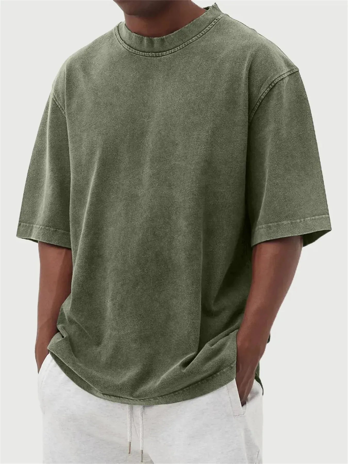 Men's stone-washed loose-fit pullover T-shirt in army green distressed solid colour