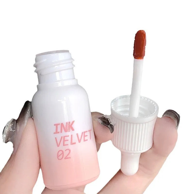 Mirror Lip Lacquer lipstick in milk huhoo series, 3.5g net content, shown in colour options.