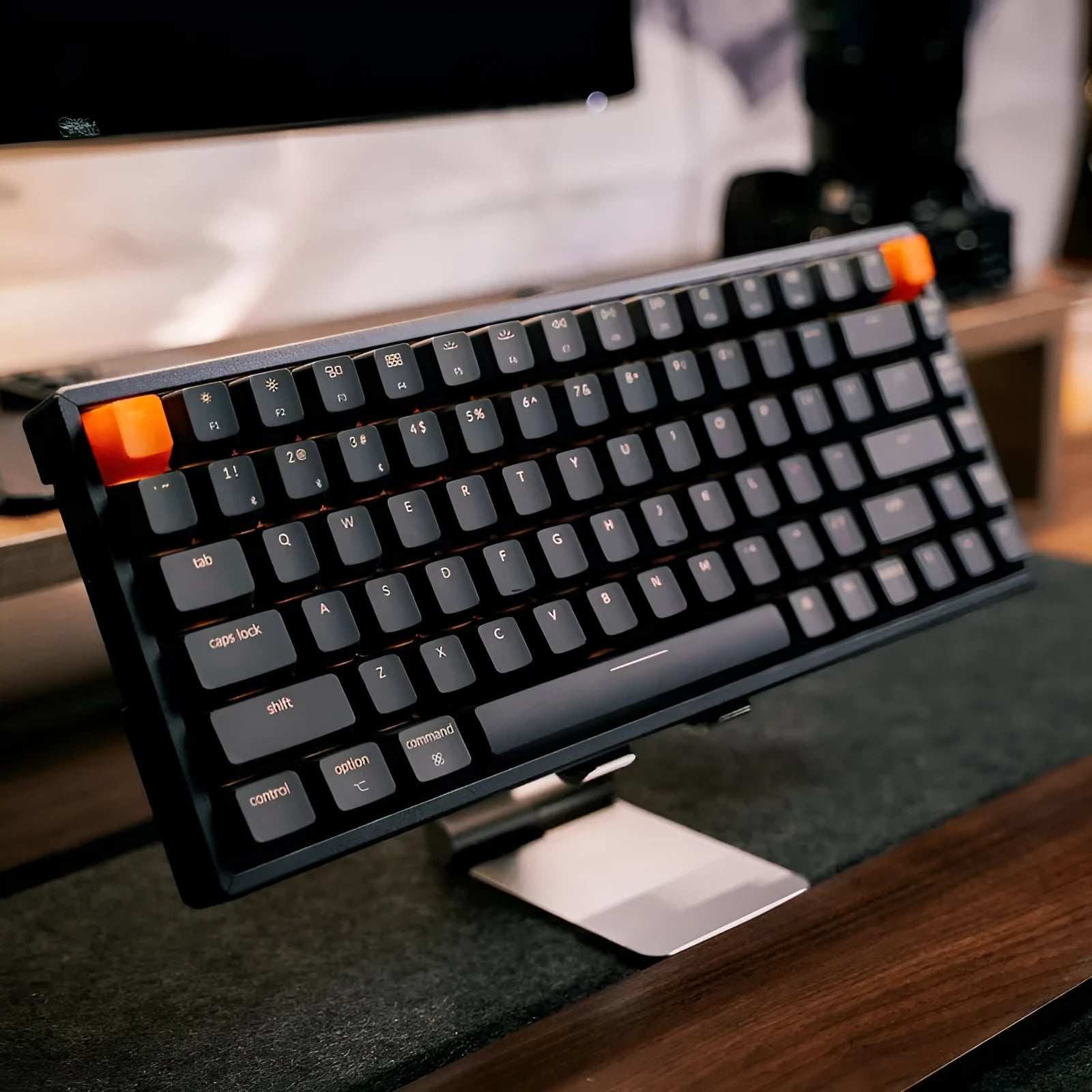 Grey 87-key mechanical keyboard with white backlight, plastic edge, USB Bluetooth Type-C connections