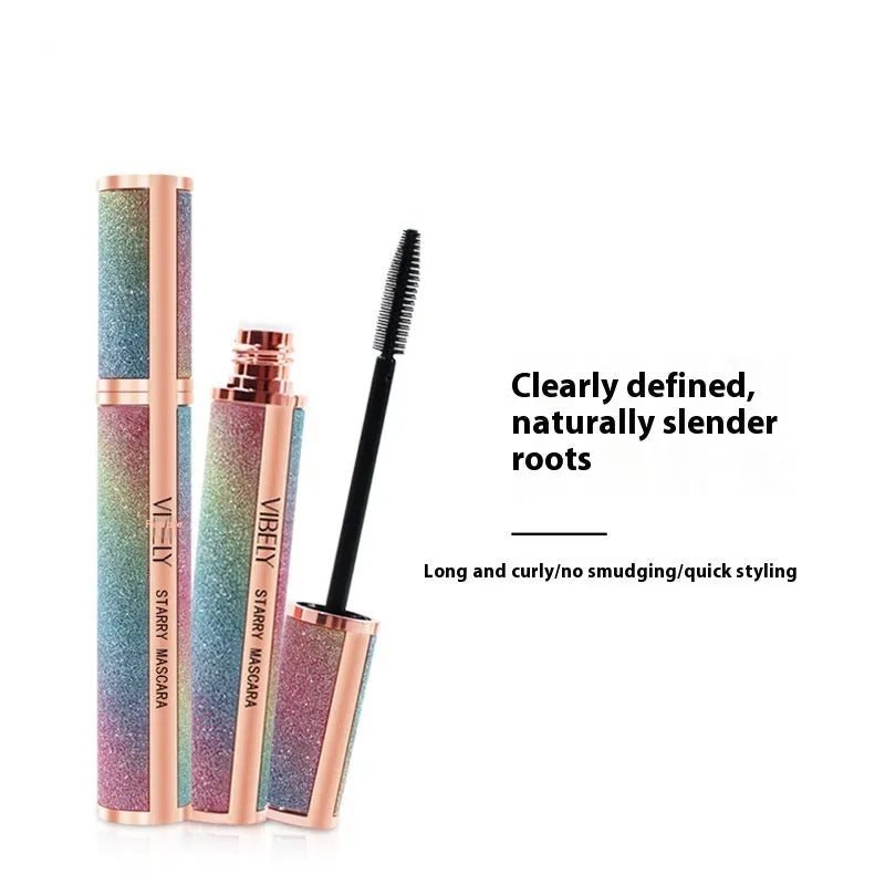 Black 4D waterproof curling mascara for long thick lashes that resists smudging