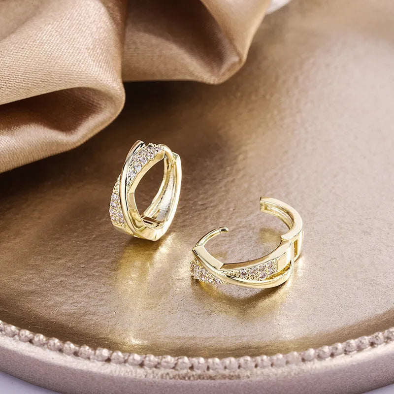 Pair of geometric earrings with 14K yellow finish on copper