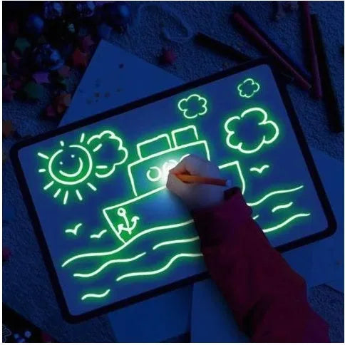 Educational drawing pad with light-accumulating coating, flashlight marker, and alphabet template for children aged 4-6.