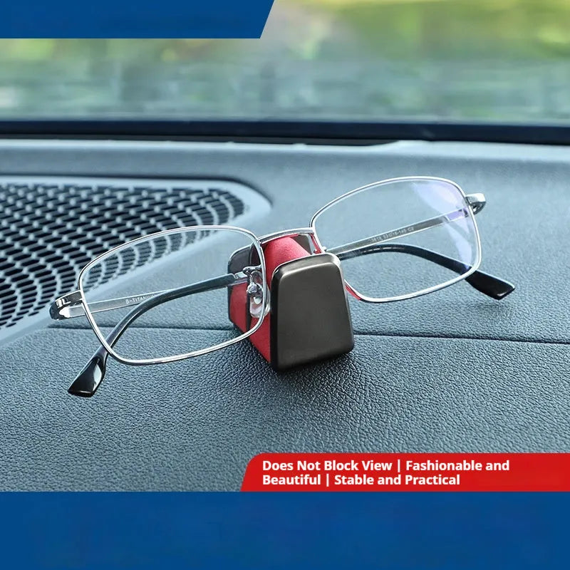Car dashboard glasses storage clip in zinc alloy and leather measuring 3.7cm