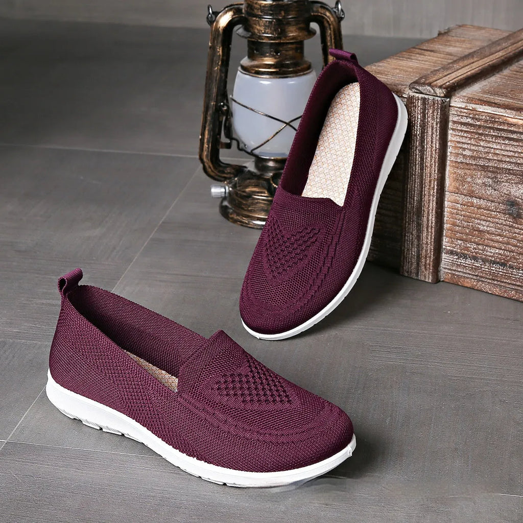 Women's plus size cloth leisure shoes with heart pattern and mesh lining in multiple colours