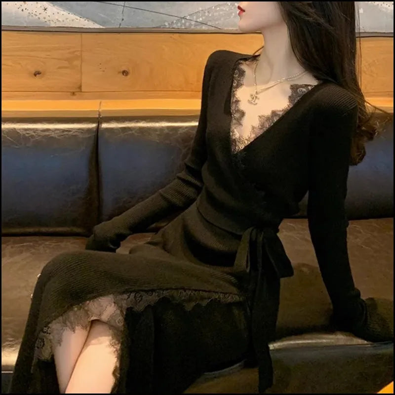Black knee-length women's skirt with princess-line seams for a slim fit silhouette.
